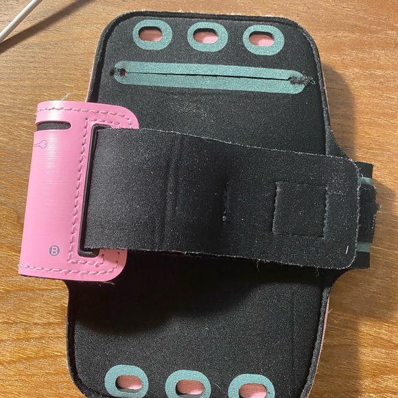 Iphone case for arm - Picture 2 of 2